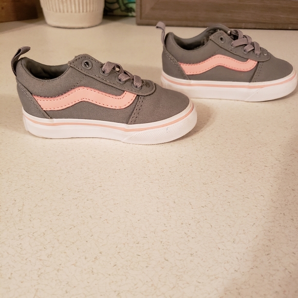 Vans Size 5 - Picture 3 of 5